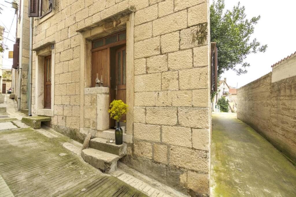 Antique Central Komiža House Nona Nika Extérieur photo