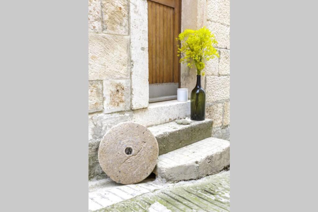 Antique Central Komiža House Nona Nika Extérieur photo