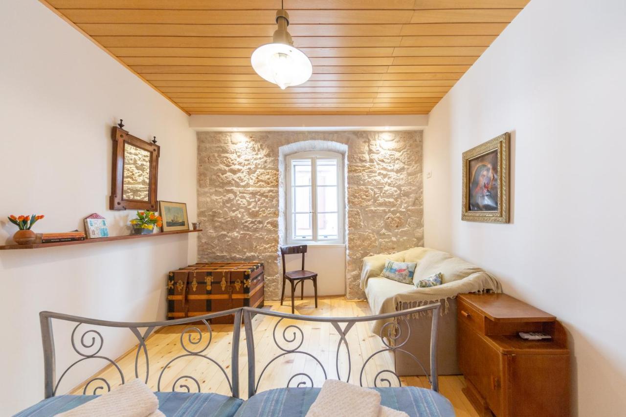 Antique Central Komiža House Nona Nika Extérieur photo