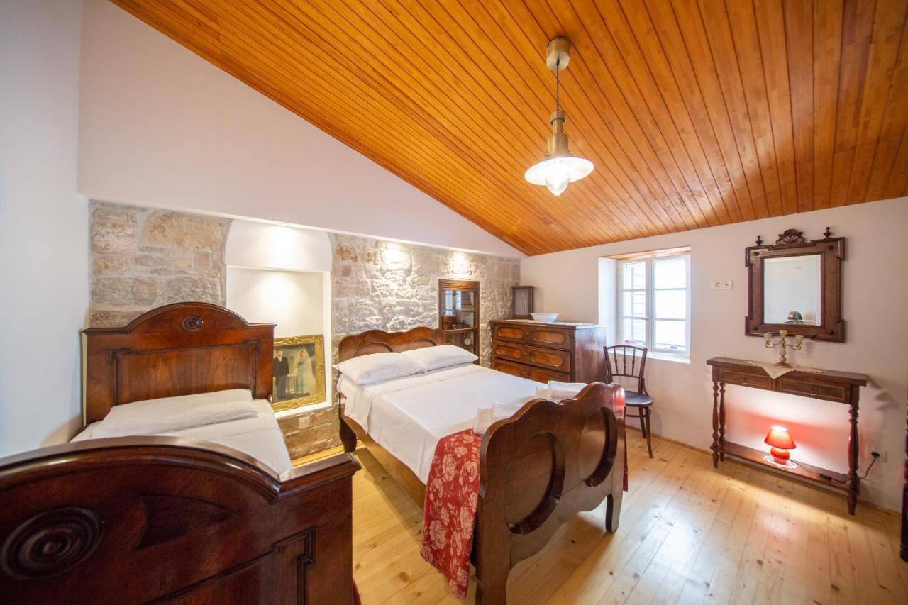 Antique Central Komiža House Nona Nika Extérieur photo